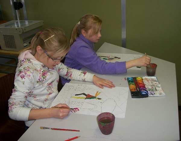 Русско-немецкий культурный Центр в Нюрнберге приобщил детей к творчеству Казимира Малевича Русско-немецкий культурный Центр в Нюрнберге приобщил детей к творчеству Казимира Малевича