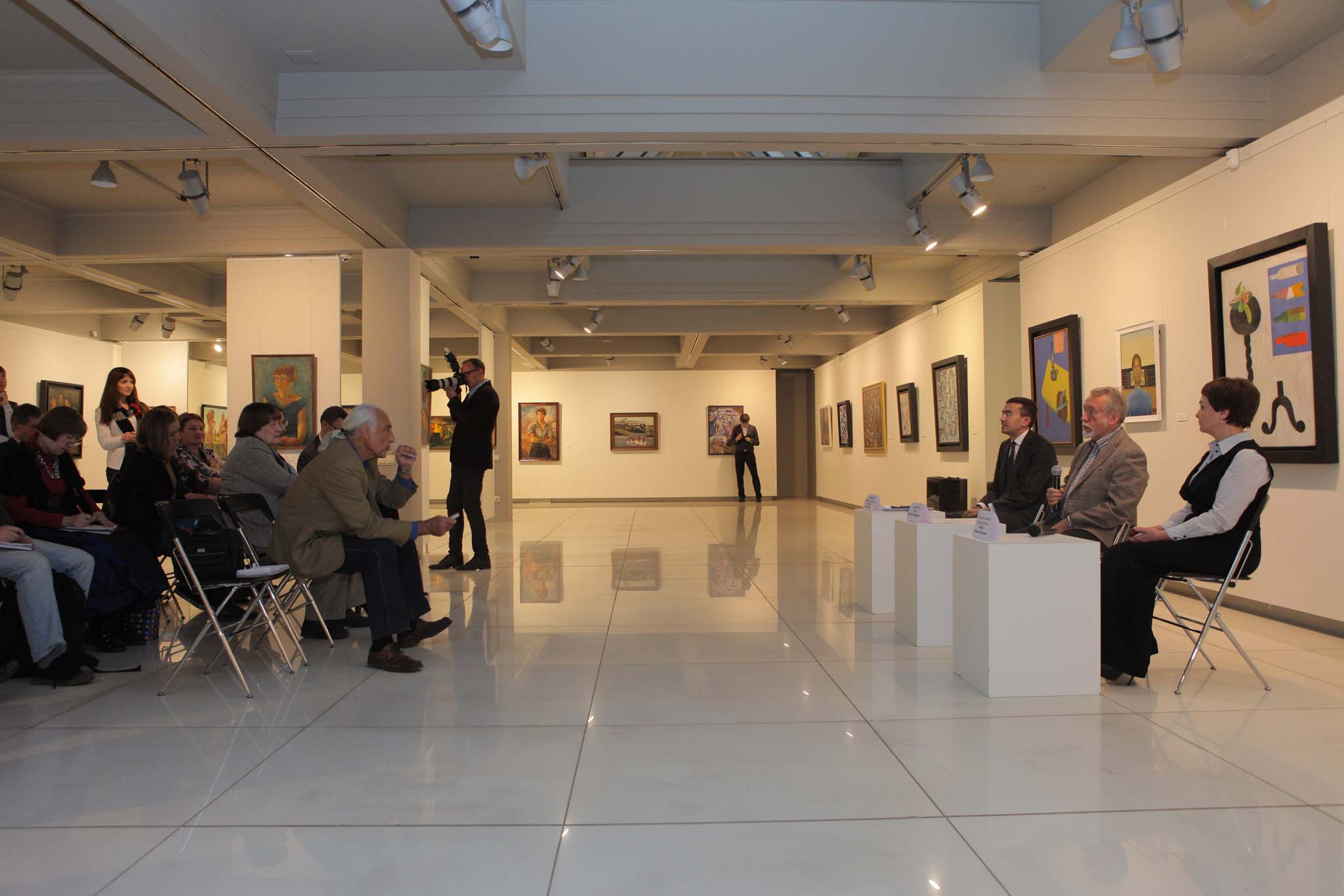 «Искусство. Власть. Любовь» в самарской галерее «Виктория» «Искусство. Власть. Любовь» в самарской галерее «Виктория»