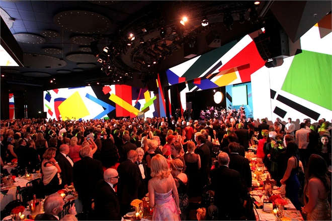 Бал Роз в стиле работ Казимира Малевича Бал Роз в стиле работ Казимира Малевича