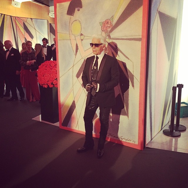 Бал Роз в стиле работ Казимира Малевича Бал Роз в стиле работ Казимира Малевича