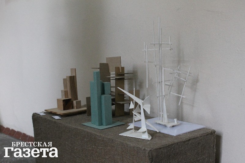 Лекцию о творчестве Казимира Малевича прочитал его внучатый племянник Игорь Малевич Лекцию о творчестве Казимира Малевича прочитал его внучатый племянник Игорь Малевич