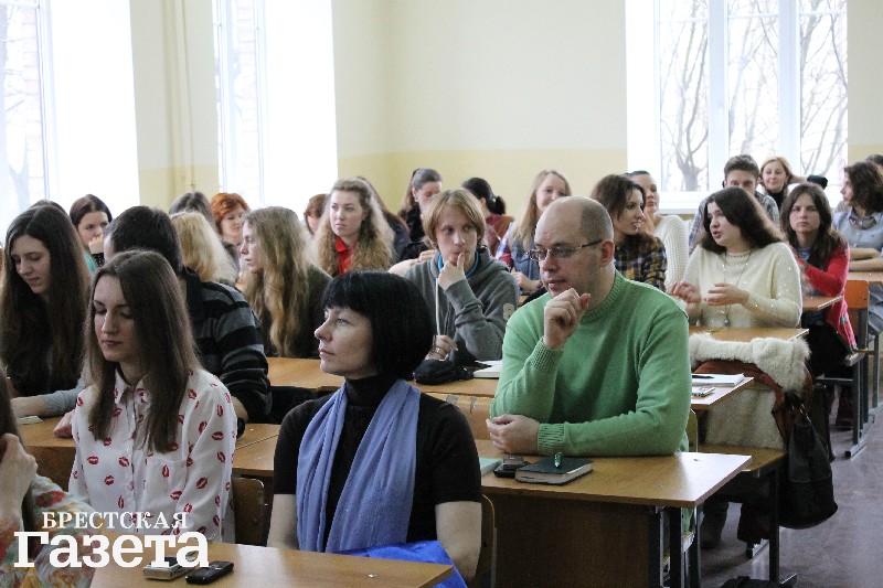 Лекцию о творчестве Казимира Малевича прочитал его внучатый племянник Игорь Малевич Лекцию о творчестве Казимира Малевича прочитал его внучатый племянник Игорь Малевич