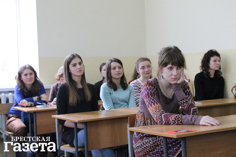 Лекцию о творчестве Казимира Малевича прочитал его внучатый племянник Игорь Малевич Лекцию о творчестве Казимира Малевича прочитал его внучатый племянник Игорь Малевич