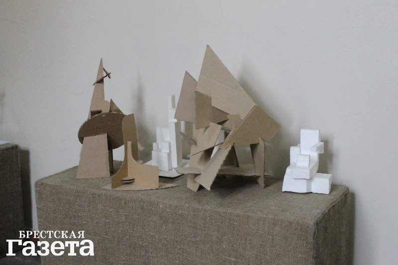 Лекцию о творчестве Казимира Малевича прочитал его внучатый племянник Игорь Малевич Лекцию о творчестве Казимира Малевича прочитал его внучатый племянник Игорь Малевич