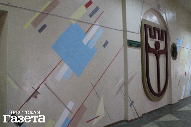 Лекцию о творчестве Казимира Малевича прочитал его внучатый племянник Игорь Малевич Лекцию о творчестве Казимира Малевича прочитал его внучатый племянник Игорь Малевич