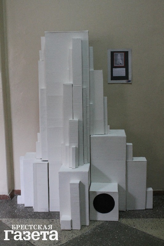 Лекцию о творчестве Казимира Малевича прочитал его внучатый племянник Игорь Малевич Лекцию о творчестве Казимира Малевича прочитал его внучатый племянник Игорь Малевич