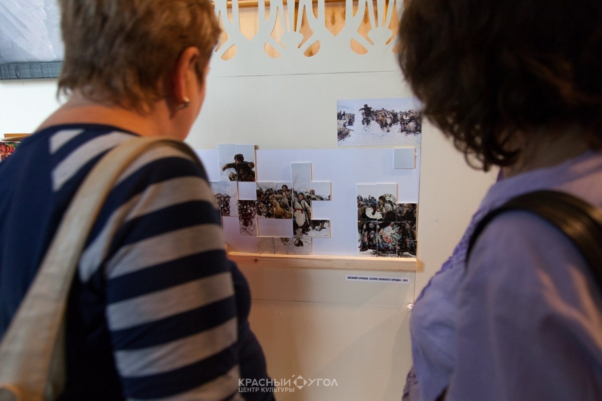 В Центре культуры «Красный угол» открылась необычная выставка «Картины в коробке» В Центре культуры «Красный угол» открылась необычная выставка «Картины в коробке»