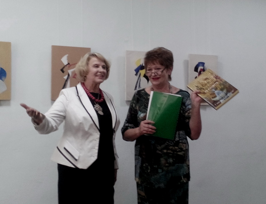 В Харькове открылась выставка «Художники авангарда и украинская вышивка» В Харькове открылась выставка «Художники авангарда и украинская вышивка»