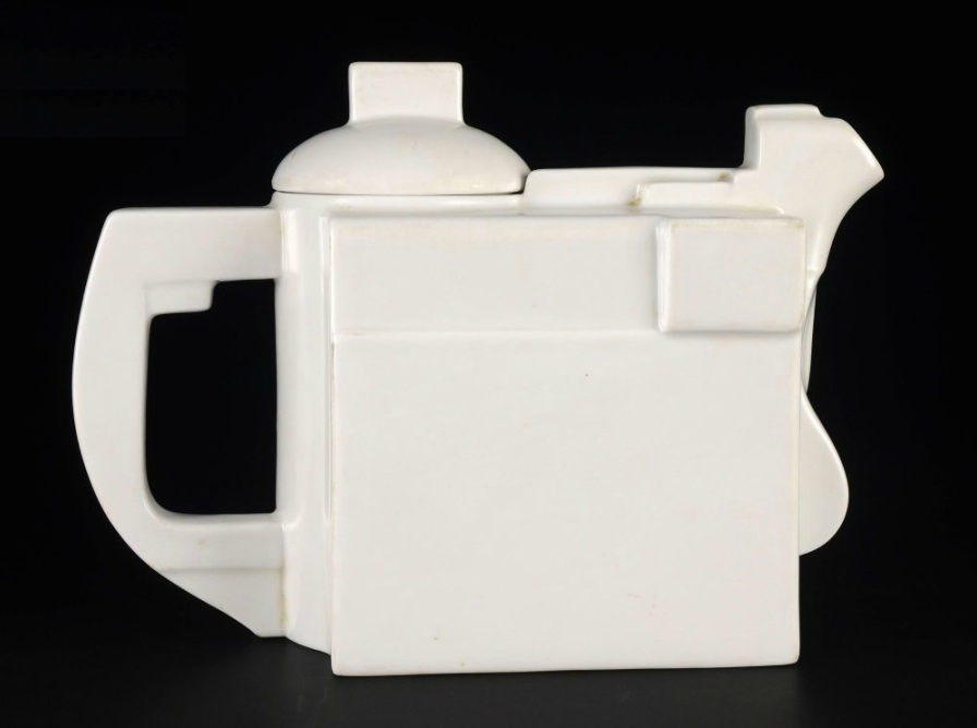 Супрематический чайник Казимира Малевича продан на аукционе Супрематический чайник Казимира Малевича продан на аукционе