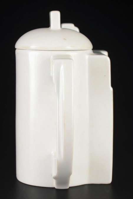 Супрематический чайник Казимира Малевича продан на аукционе Супрематический чайник Казимира Малевича продан на аукционе